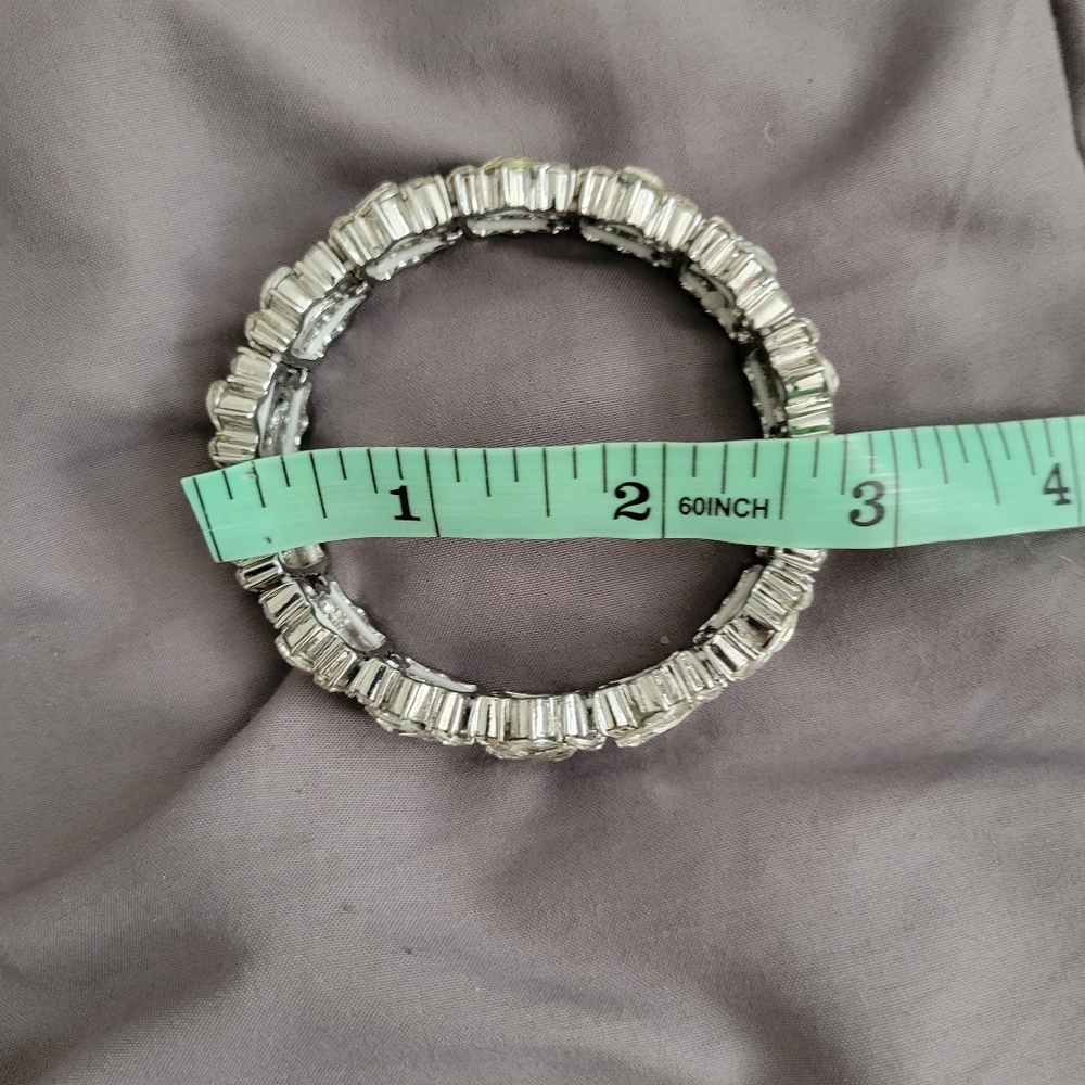 Charter Club | NWOT Stunning Silver Tone Crystal Stone Stretch Bracelet - Picture 5 of 5